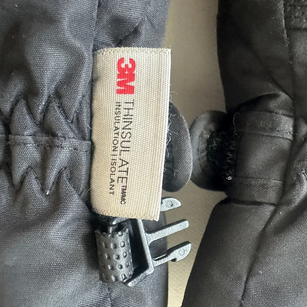 3M Thinsulate Kids Mittens in Black